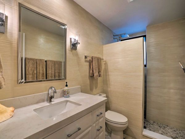 Naples Vacation Home with Pool and Hot Tub Walk To Beach