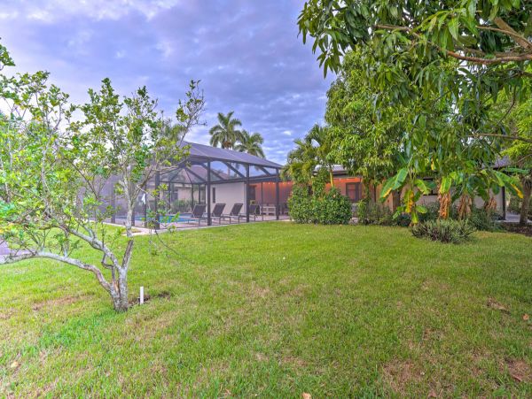 Naples Vacation Home with Pool and Hot Tub Walk To Beach