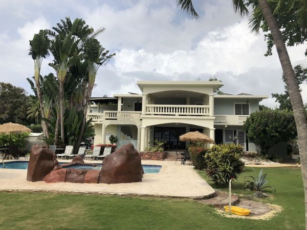Colorful Sunsets & Ocean Breezes 5 Bedroom Villa with Pool