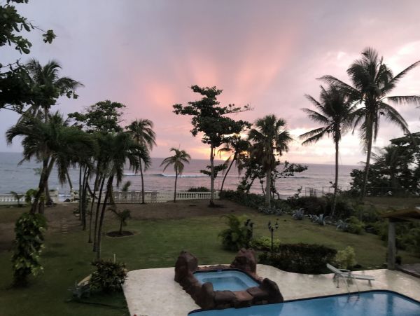 Colorful Sunsets & Ocean Breezes 5 Bedroom Villa with Pool