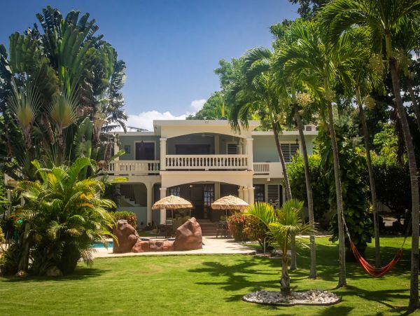 Colorful Sunsets & Ocean Breezes 5 Bedroom Villa with Pool
