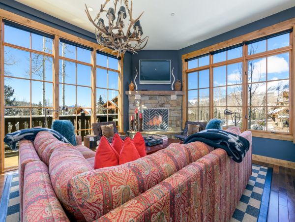 Mountain Village Vacation Condo Three Bedroom Mountain Views