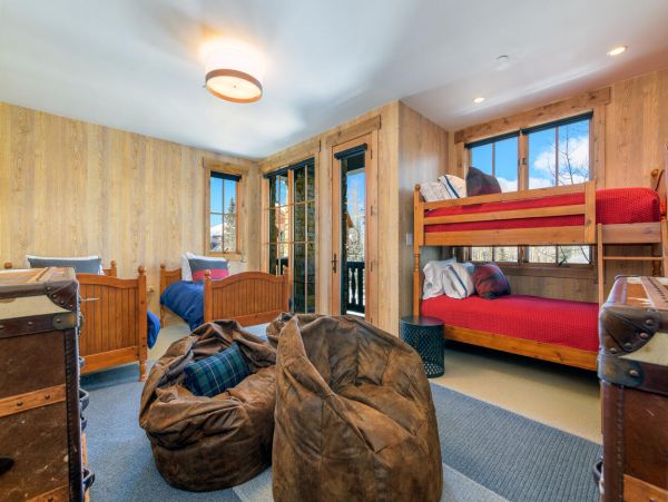 Mountain Village Vacation Condo Three Bedroom Mountain Views