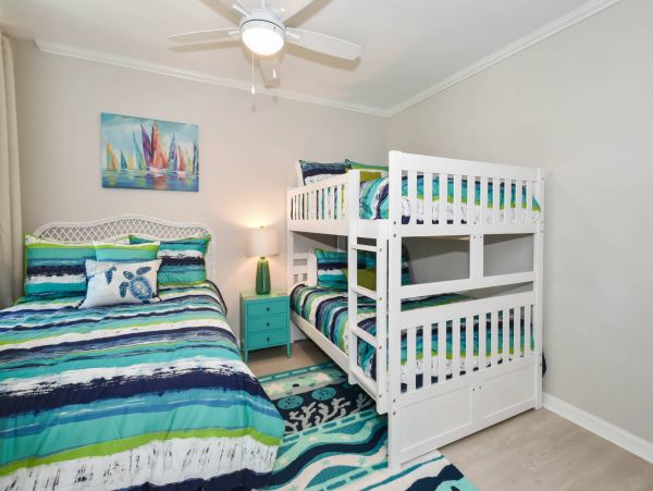 Destin Beachfront Vacation Condo with Pool And Spa Sleeps 8