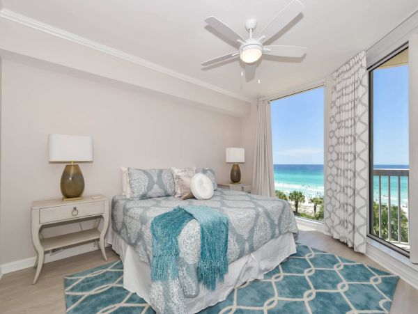 Destin Beachfront Vacation Condo with Pool And Spa Sleeps 8