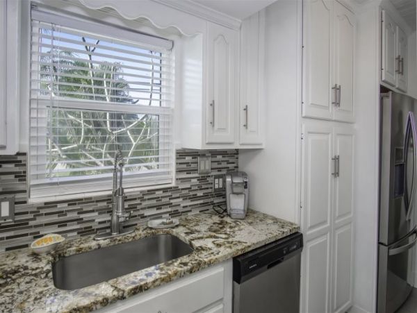 Marathon Vacation Pool Home Five Bedrooms Walk To Beach