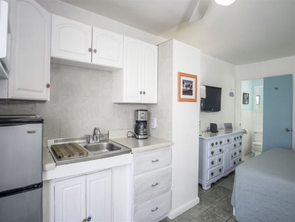 Marathon Vacation Pool Home Five Bedrooms Walk To Beach