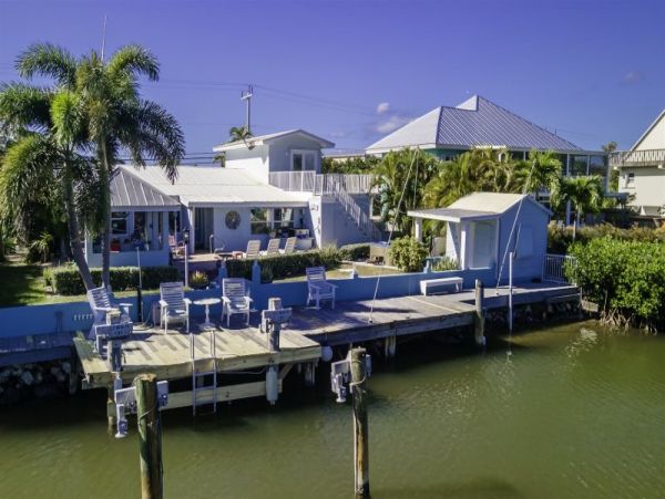 Marathon Vacation Pool Home Five Bedrooms Walk To Beach
