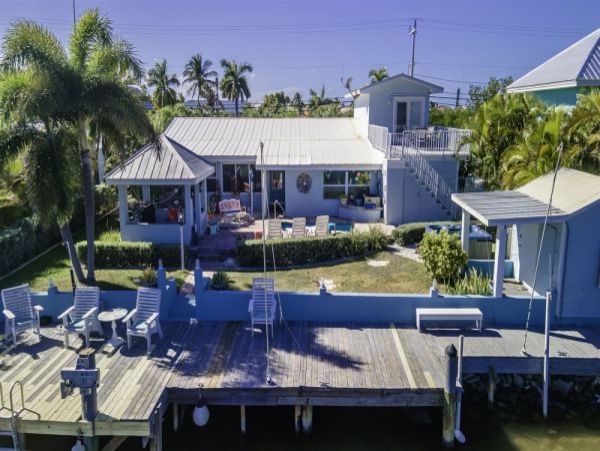 Marathon Vacation Pool Home Five Bedrooms Walk To Beach