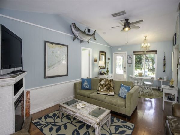 Marathon Vacation Pool Home Five Bedrooms Walk To Beach