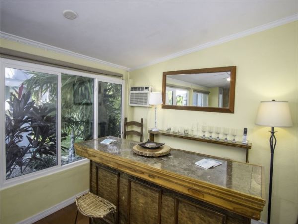 Marathon Vacation Pool Home Five Bedrooms Walk To Beach