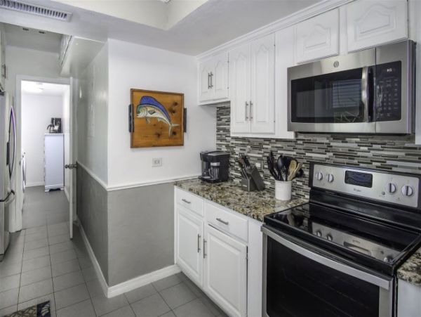 Marathon Vacation Pool Home Five Bedrooms Walk To Beach