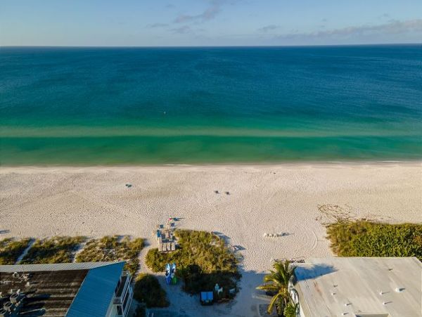 Holmes Beach Vacation Rental quick walk to beach