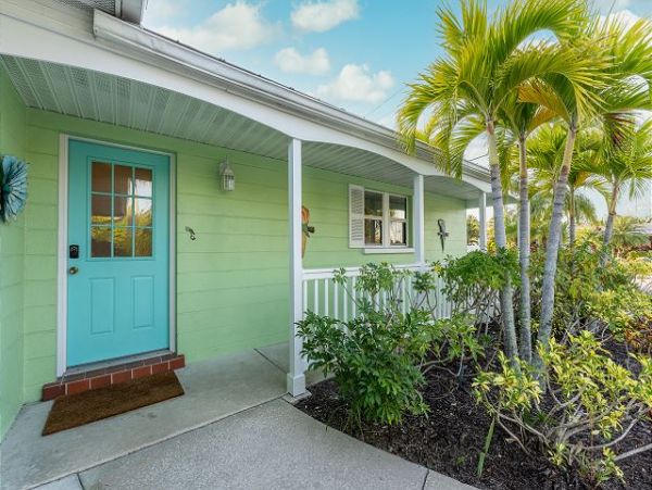 Holmes Beach Vacation Rental quick walk to beach