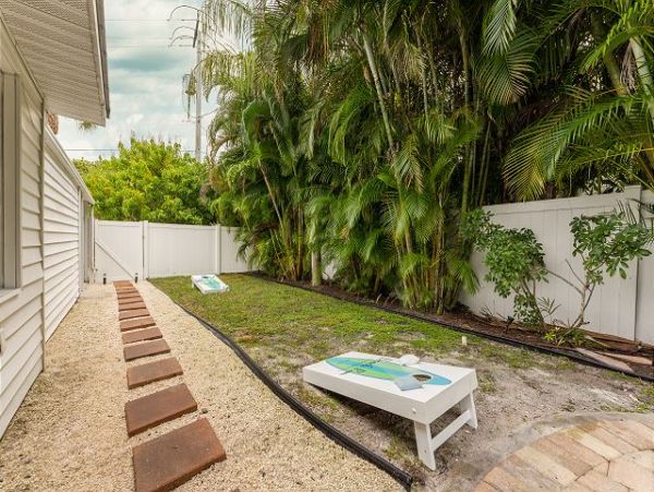 Holmes Beach Vacation Rental quick walk to beach