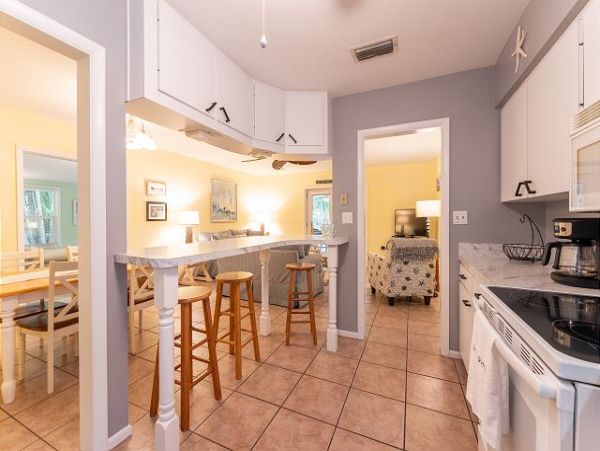 Holmes Beach Vacation Rental quick walk to beach