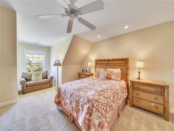 Six Bedroom Home in Hilton Head With Pool & Deck