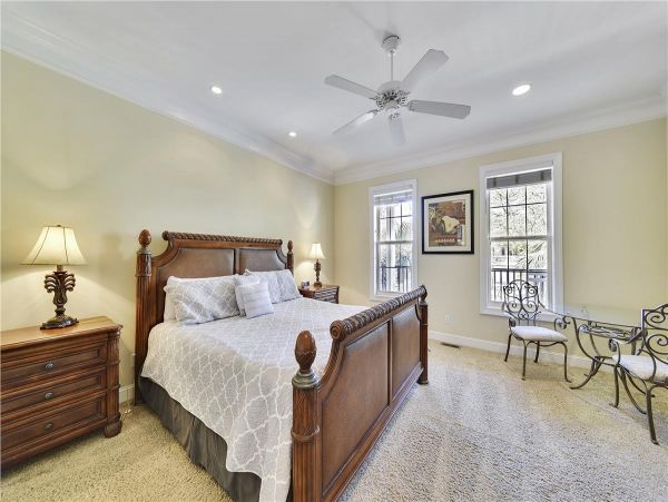 Six Bedroom Home in Hilton Head With Pool & Deck