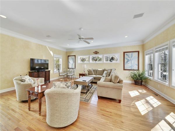 Six Bedroom Home in Hilton Head With Pool & Deck