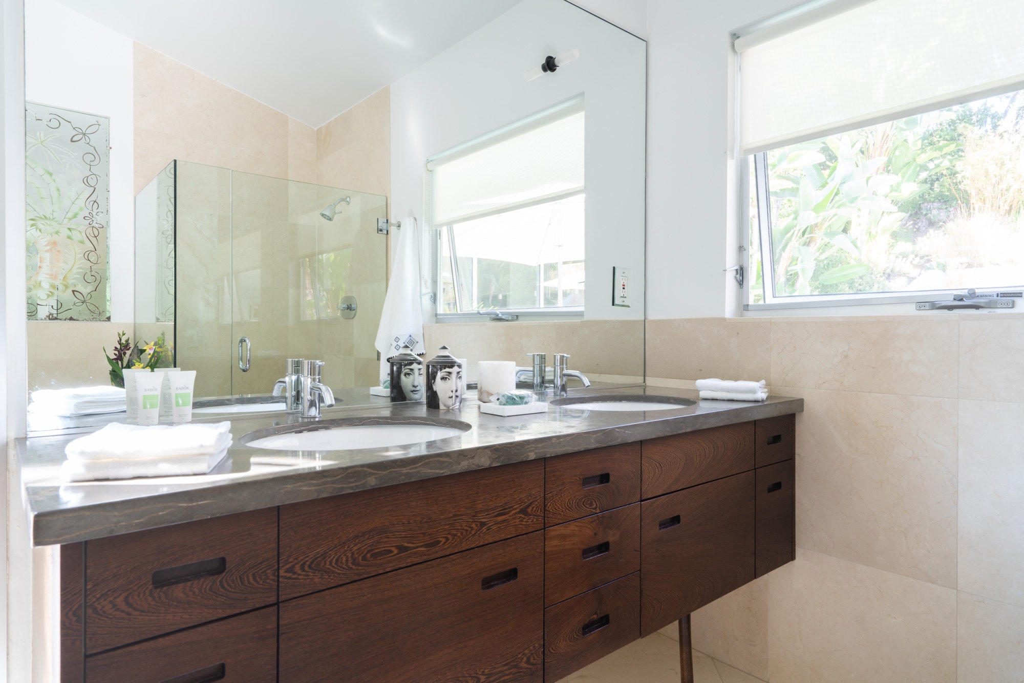 Los Angeles Home 1006459