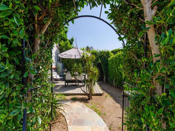 Los Angeles Home 1006560