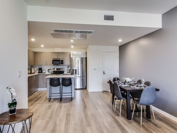 Los Angeles Home 1006612