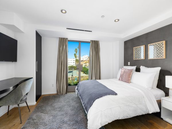 Los Angeles Home 1006660