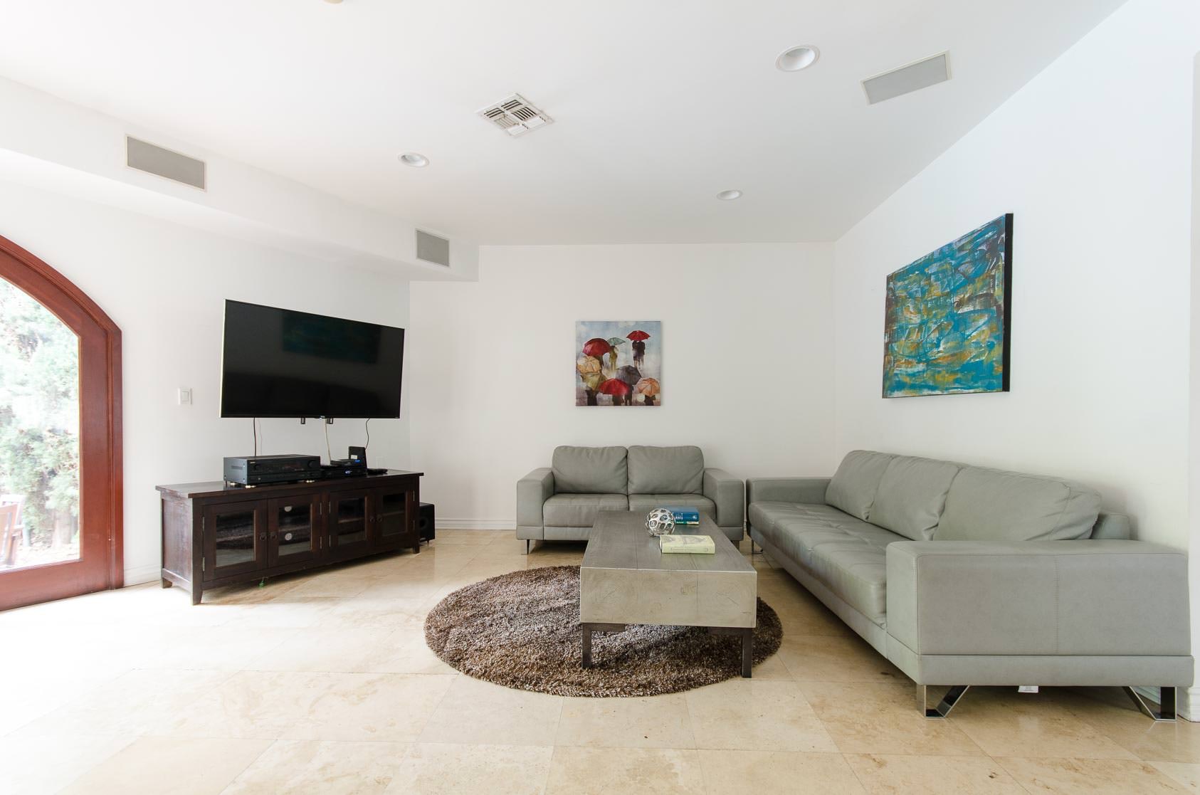 Los Angeles Home 1006680