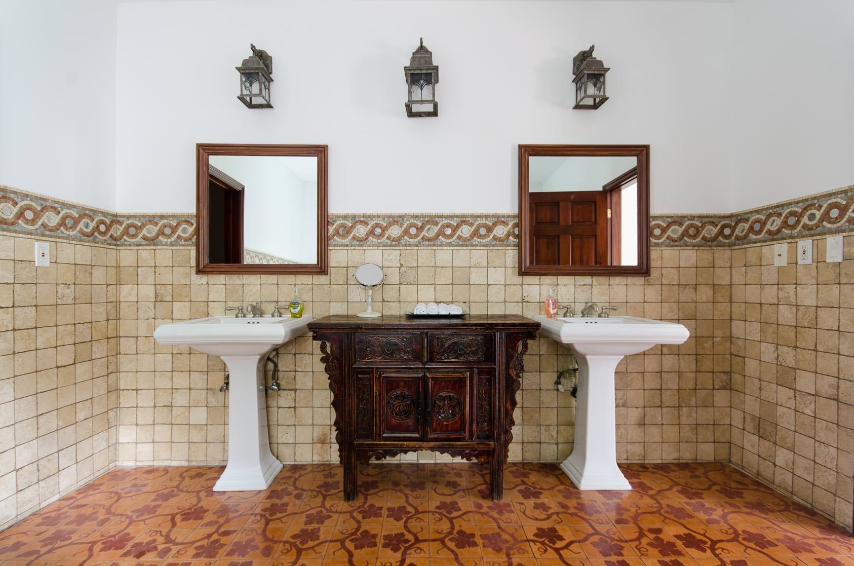 Los Angeles Home 1006680