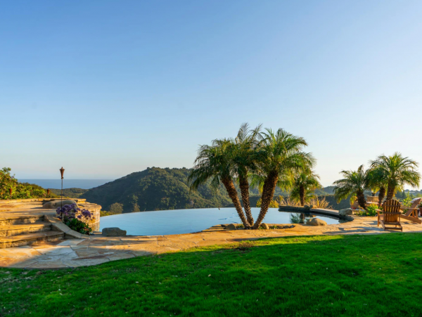 Luxury Five Bedroom Vacation Rental with Stunning Views