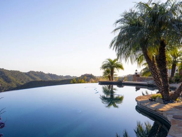 Luxury Five Bedroom Vacation Rental with Stunning Views