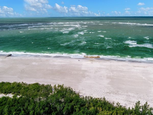 Beachfront 3 Bedroom Vacation Rental in Longboat Key