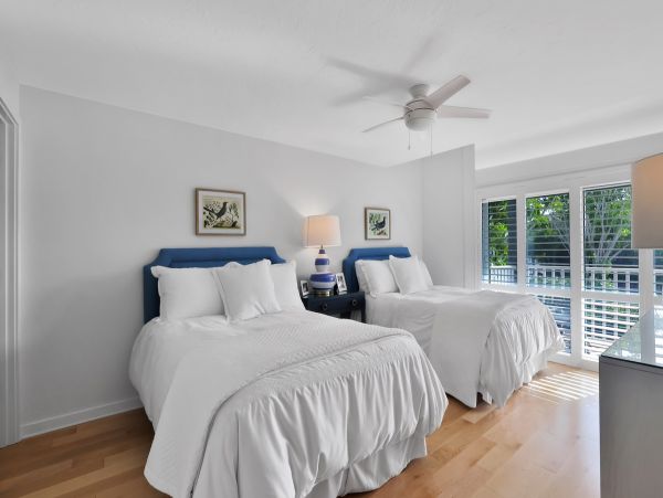 Beachfront 3 Bedroom Vacation Rental in Longboat Key