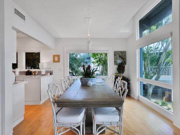 Beachfront 3 Bedroom Vacation Rental in Longboat Key