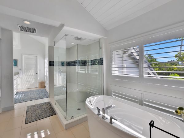 Beachfront 3 Bedroom Vacation Rental in Longboat Key