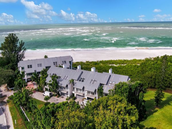 Beachfront 3 Bedroom Vacation Rental in Longboat Key