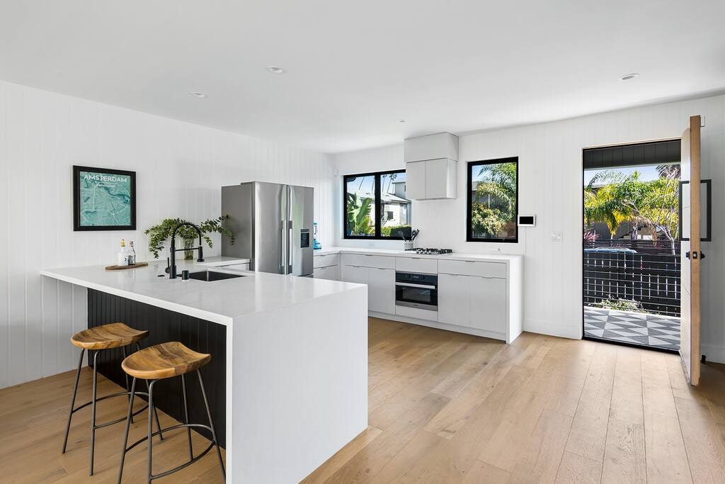 Los Angeles Home 1006735