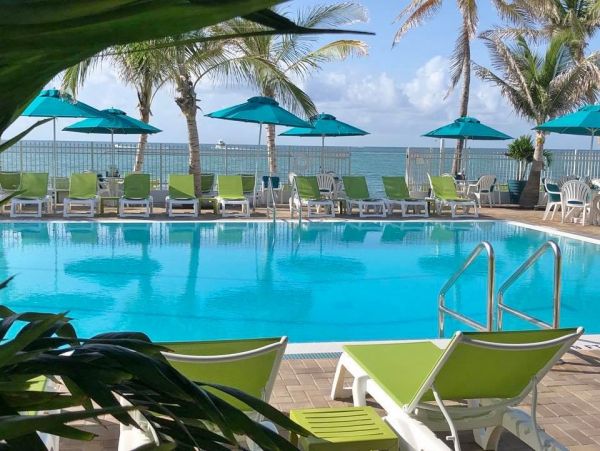 Key Colony Vacation Duplex Three Bedrooms Walk To Beach