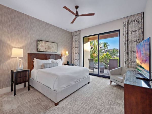 Lahaina On Beach Vacation Condo Three Bedrooms Sleeps 8