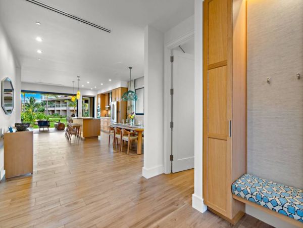Lahaina On Beach Vacation Condo Three Bedrooms Sleeps 8