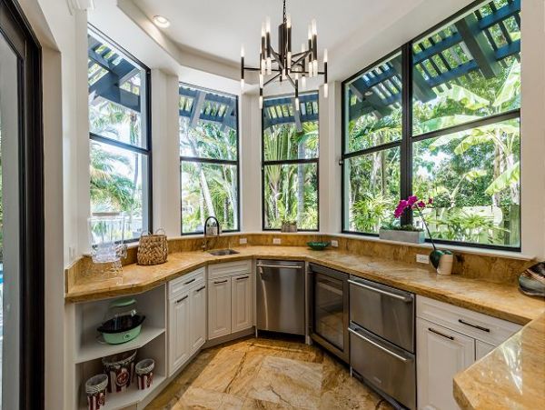 Gorgeous Fort Lauderdale Vacation Home with Pool Canal Front