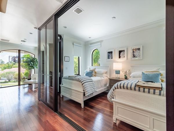Gorgeous Fort Lauderdale Vacation Home with Pool Canal Front