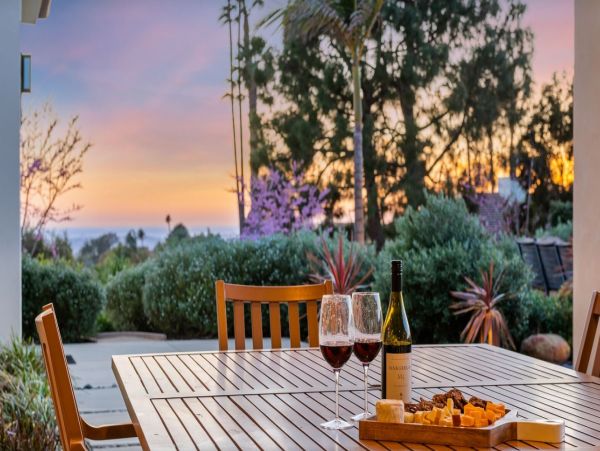 Santa Barbara Contemporary Vacation Home