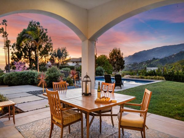 Santa Barbara Contemporary Vacation Home