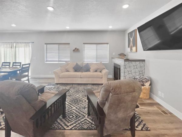 Brighton Home 1006782