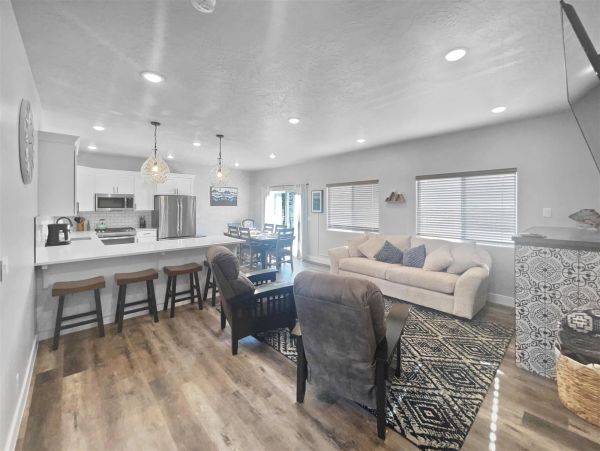 Brighton Home 1006782