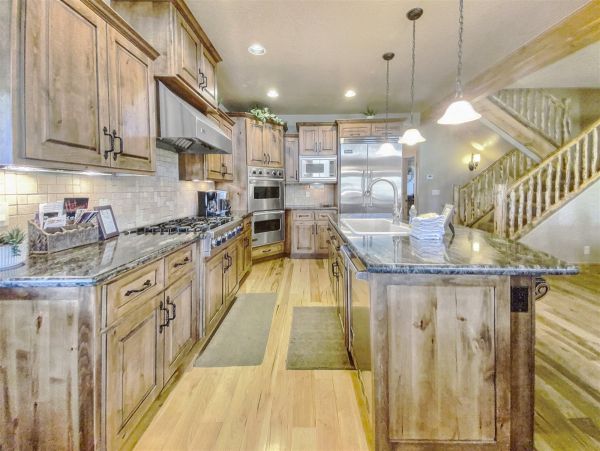Brighton Home 1006789
