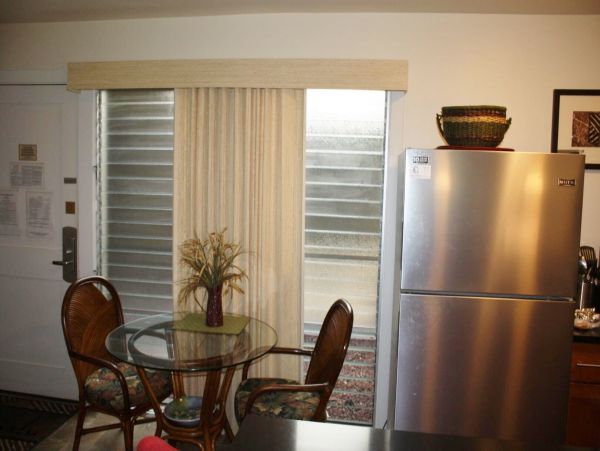 Lahaina Vacation Condo Two Bedroom Sleeps 5 Guests