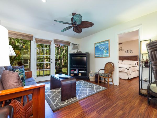 Lahaina Vacation Condo Two Bedroom Sleeps 5 Guests