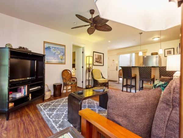 Lahaina Vacation Condo Two Bedroom Sleeps 5 Guests